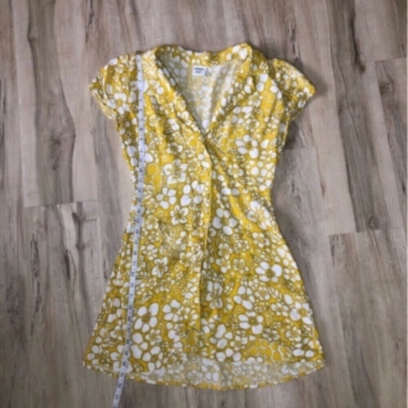 Sunday Best Yellow V-Neck Button Up Sundress - Picture 9 of 10